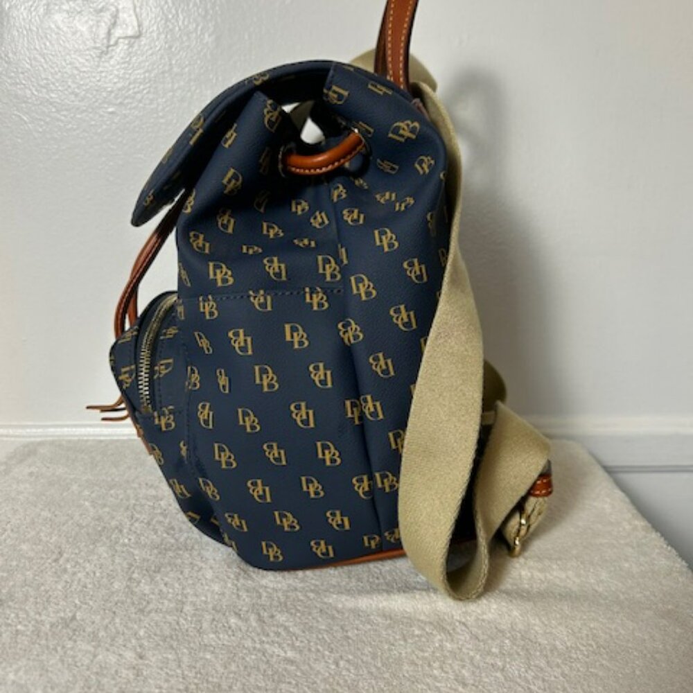 Dooney & Bourke Signature Monogram Navy Tan Bucket Drawstring Backpack Luxury - Picture 9 of 11